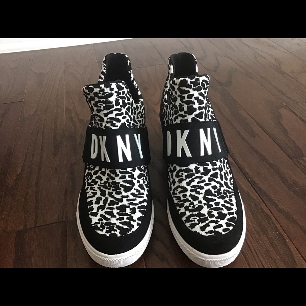 *SOLD* DKNY Cosmos Logo Wedge Slip On Sneakers - Picture 4 of 8